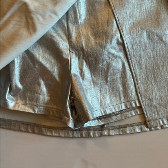 AnnieWear Silver Metallic Skort | NWT | Size Medium | Elastic Waist Party Skort - Picture 8 of 8
